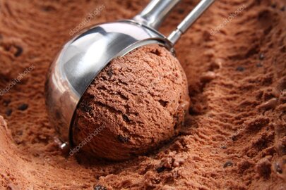 Helado de chocolate 70% con trozos
